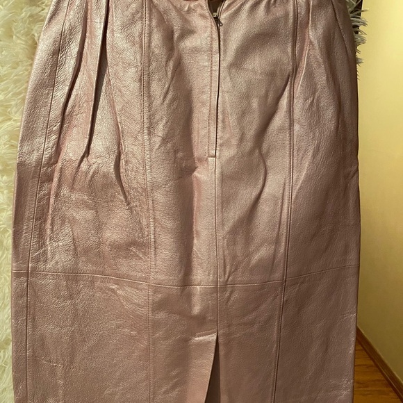 Braefair leather metallic light pink vintage jacket with matching skirt. - Picture 2 of 7